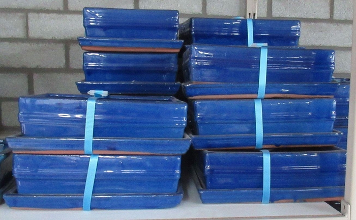 <h4>Bonsai pot rectangle glazed blue, with plate ( 24,5x19x9)</h4>