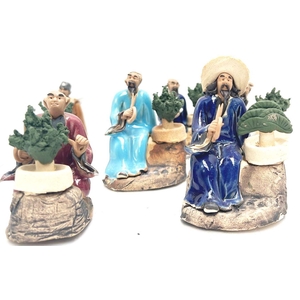 Chinese men with bonsai, glazed, height 10cm, box 6 pcs.