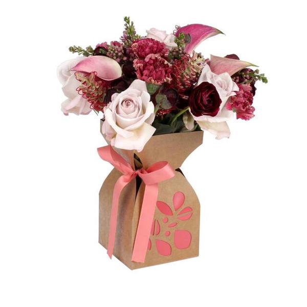 <h4>Vaas basic decoration karton+lint 11.5XH21cm roze</h4>