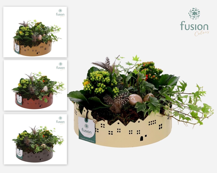 <h4>Zinken schaal Huisjes Large met Pasen arrangement</h4>