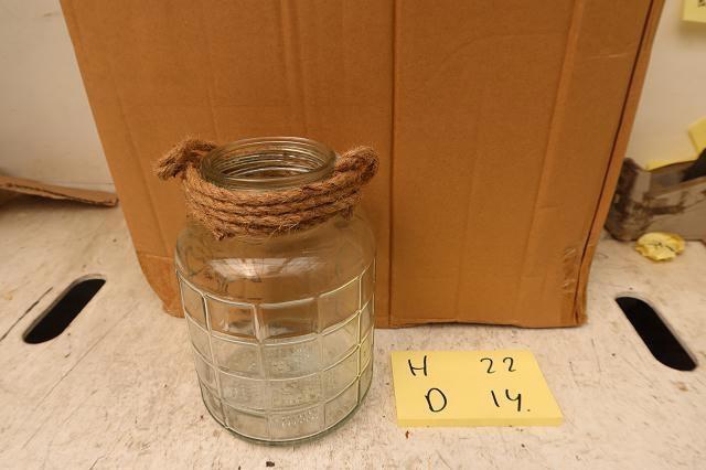 <h4>HUIS EN TUINDECO H%</h4>