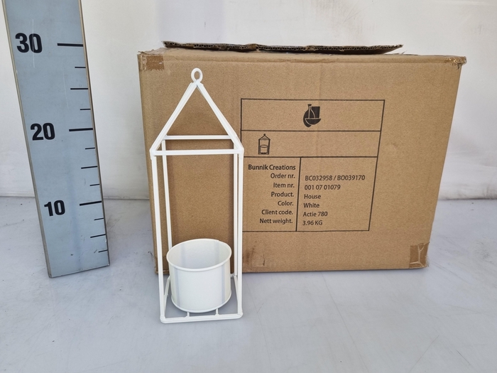 <h4>HUIS EN TUINDECO H%</h4>