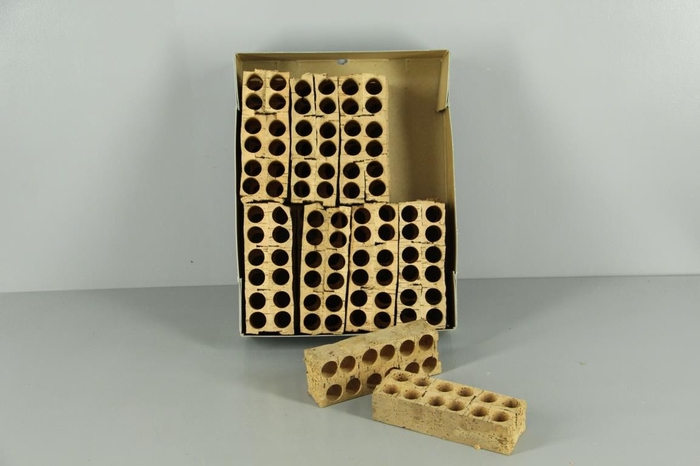 <h4>Cork Object 12 holes</h4>