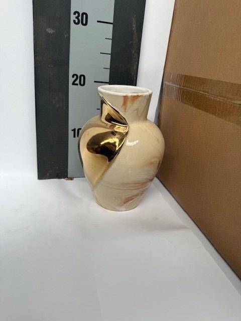 <h4>HUIS EN TUINDECO H%</h4>