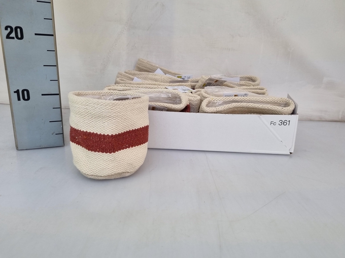 <h4>HUIS EN TUINDECO H%</h4>