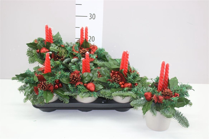 <h4>Arr Kresstuk Ompot Met Rode Kaarsen</h4>