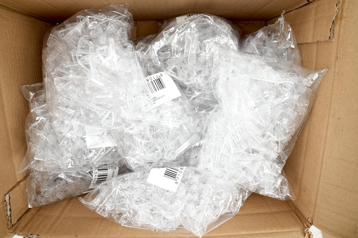 <h4>Clip Pendant Plastic 8x40mm (200pcs)</h4>