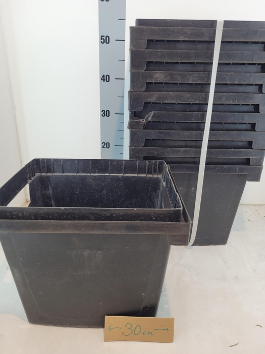 <h4>HUIS EN TUINDECO OV</h4>