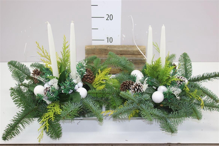 <h4>Arr Kerststuk Zink Nr 16</h4>