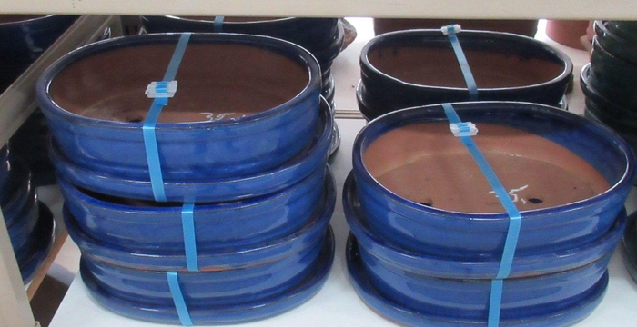 <h4>Bonsai pot oval glazed blue, with plate ( 32x24,5x9)</h4>