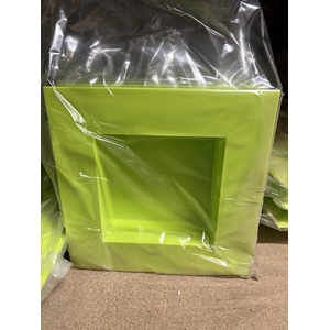Contenant plastique carré vert