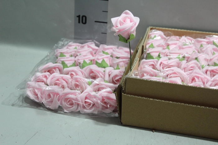 <h4>HUIS EN TUINDECO H%</h4>