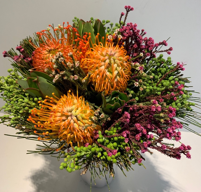 Bqt - 3 Pin Carousel bouquet (p/bunch)