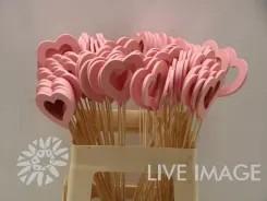 <h4>DECO stick heart wooden open pink</h4>