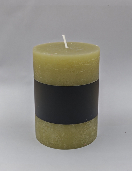 <h4>DF11-731280600 - Pillar candle Lucian d6.8xh9.5 rustic green</h4>