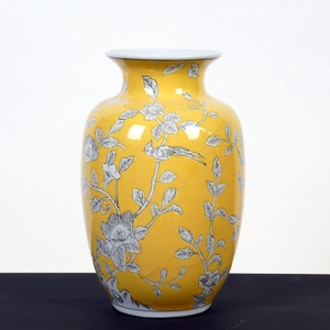 Porcelain vase H23cm yellow