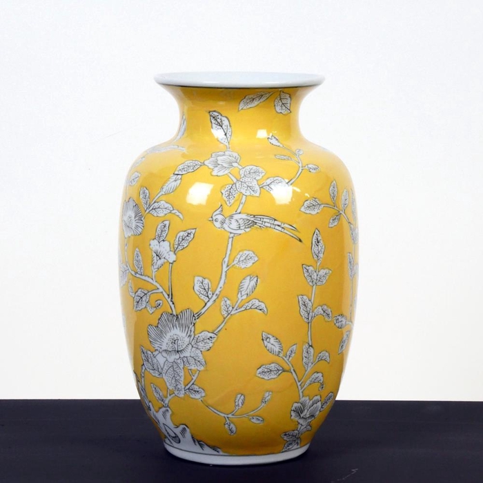 <h4>Porcelain vase H23cm yellow</h4>