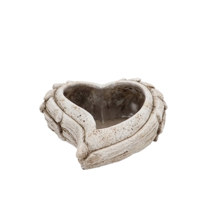 Concrete Heart Top Wings Planter Curved 22x20x7cm