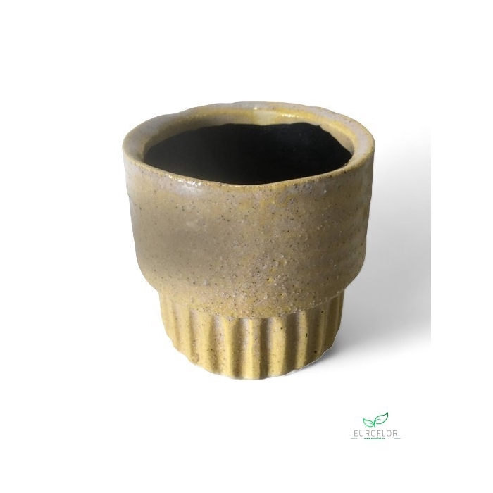 <h4>CERAMIC PLANTER</h4>