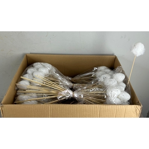 Stick Egg+Feather White