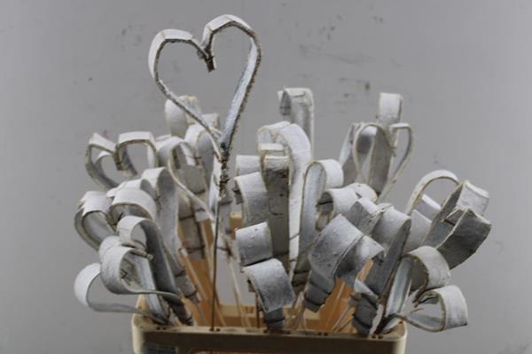<h4>Droog Hart White</h4>
