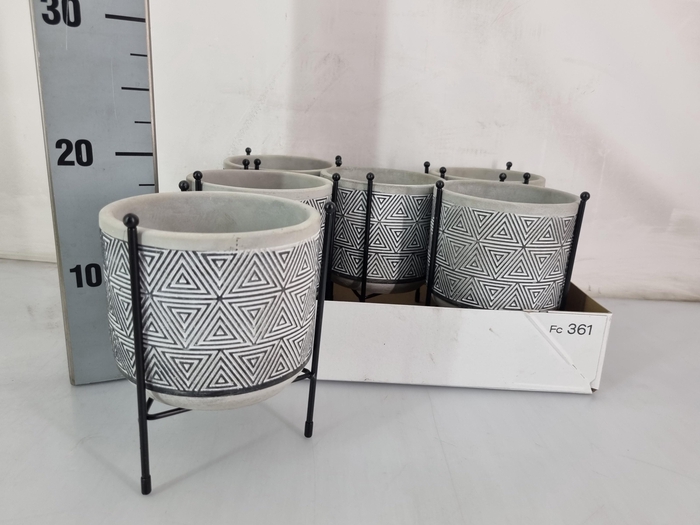 <h4>HUIS EN TUINDECO H%</h4>