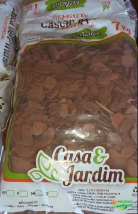 <h4>CASCA DE PINUS POLIDA 40L</h4>