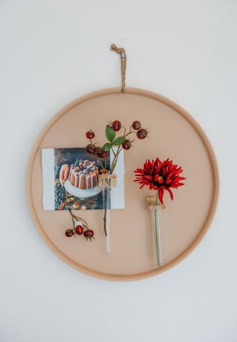 <h4>Wall Board Mtl+Glass Vase+Magn</h4>