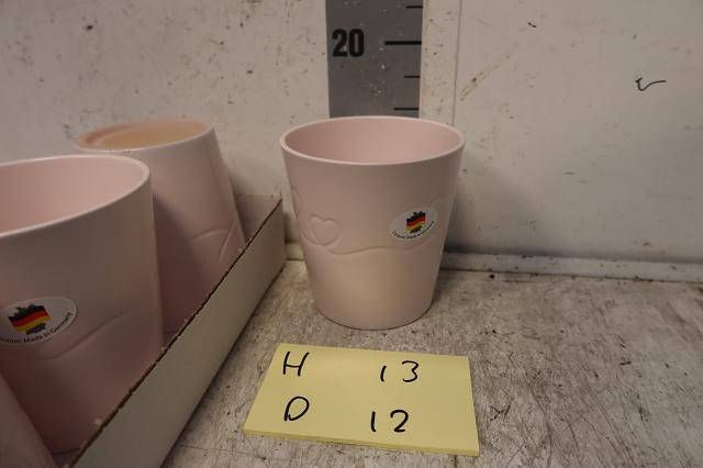 <h4>HUIS EN TUINDECO H%</h4>