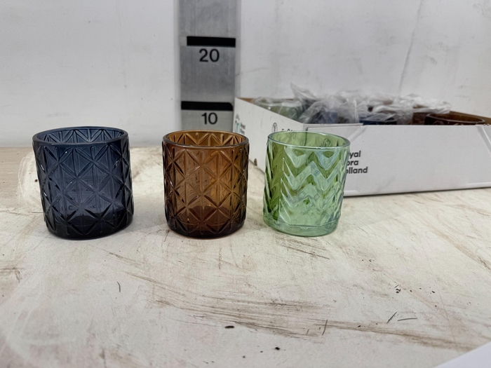 <h4>HUIS EN TUINDECO H%</h4>