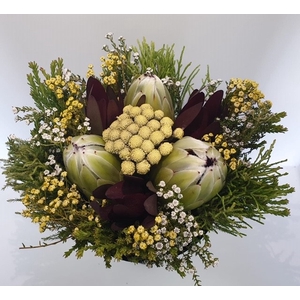 Bqt - Easter Bouquet White 3Protea (p/bnch)