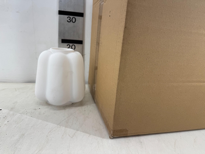 <h4>HUIS EN TUINDECO H%</h4>