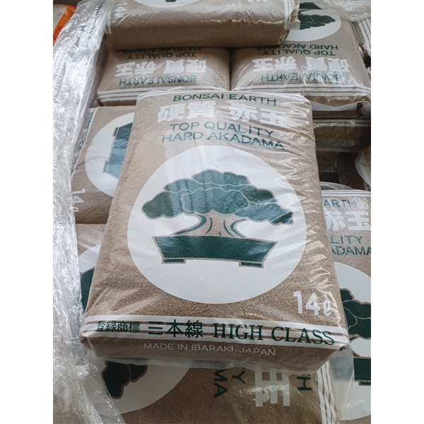 <h4>Akadama 14 liter, 2 mm grain size,</h4>