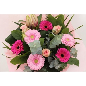 BOEKET HAND TIED ROZE LILA