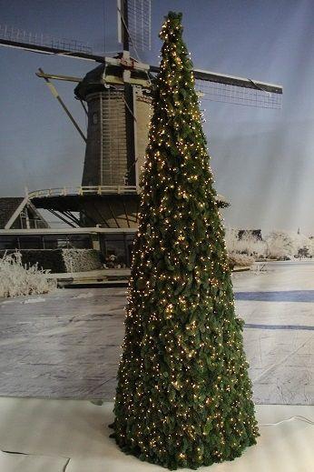 <h4>Kegel rond met Nobilis 250cm besneeuwd</h4>