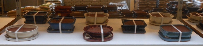 <h4>empty bonsai pots + plates, 19-22 cm. 8 pcs per box</h4>