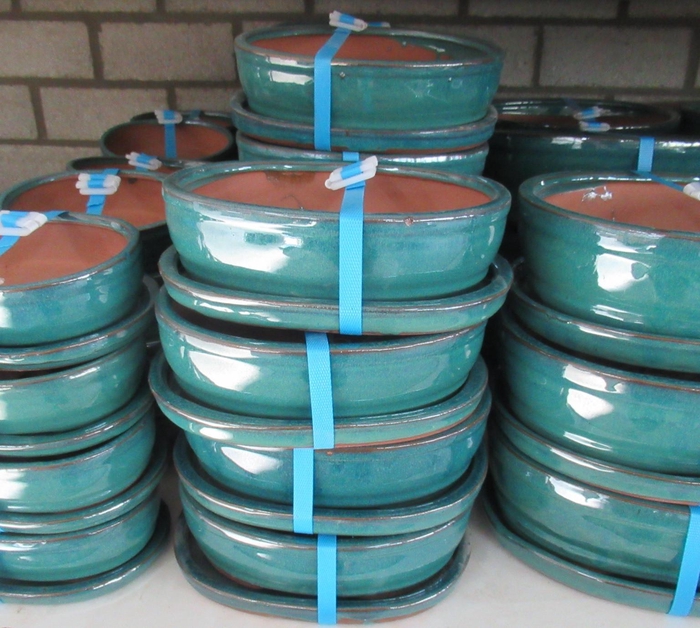 <h4>Bonsai pot oval glazed green, with plate ( 21x17x6,5)</h4>