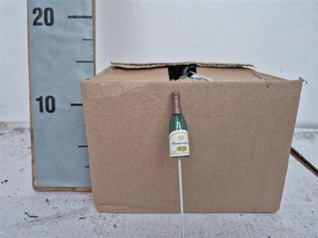 <h4>Dec Champagne</h4>