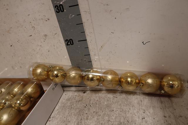 <h4>HUIS EN TUINDECO H%</h4>