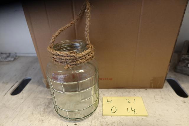 <h4>HUIS EN TUINDECO H%</h4>