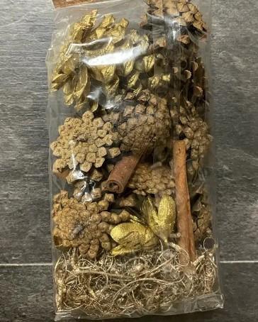<h4>DECO Potpourri Christmas gold - 1 pcs</h4>