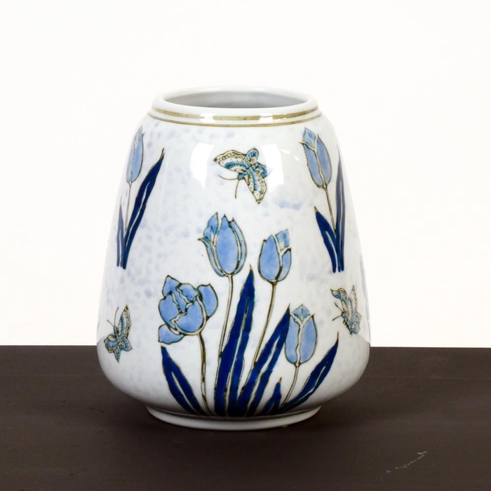 <h4>Porcelain tulip vase H18cm bl/</h4>