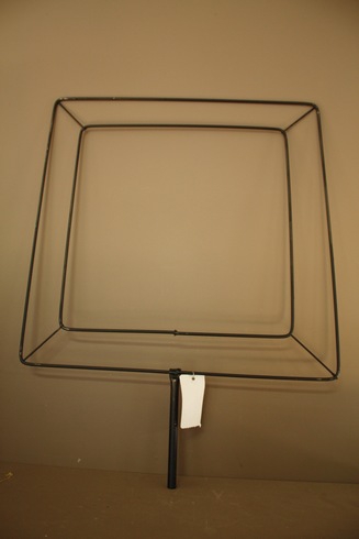 METAL SQUARE 40CM ON PIPE