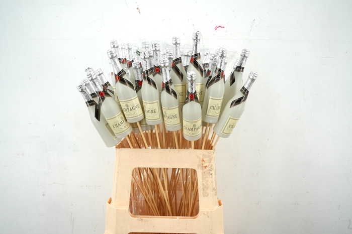 <h4>Stick Champagne bottle 13,5x4cm+50cm stick white 25pce/bag</h4>
