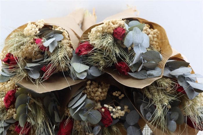 <h4>Dried Bqt Summer Rose Bunch</h4>