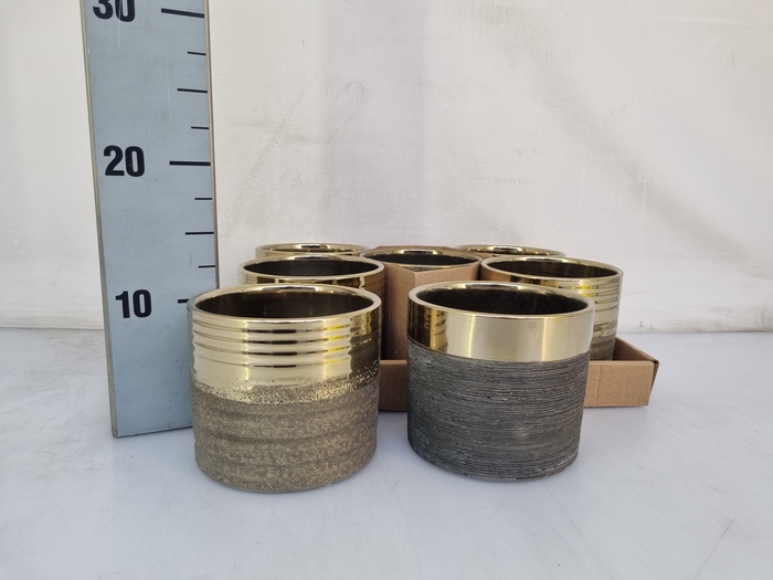 <h4>HUIS EN TUINDECO H%</h4>