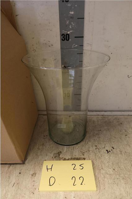 <h4>GLAS BOEKET VAAS H25XH22</h4>