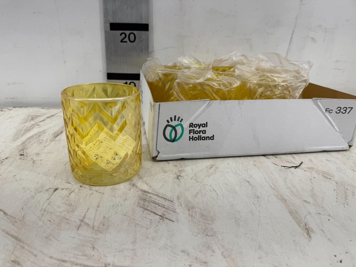 <h4>HUIS EN TUINDECO H%</h4>