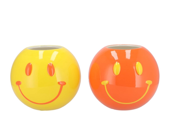 <h4>Smiley Dutch Orange Mix Vase Ass 21x21x18cm</h4>