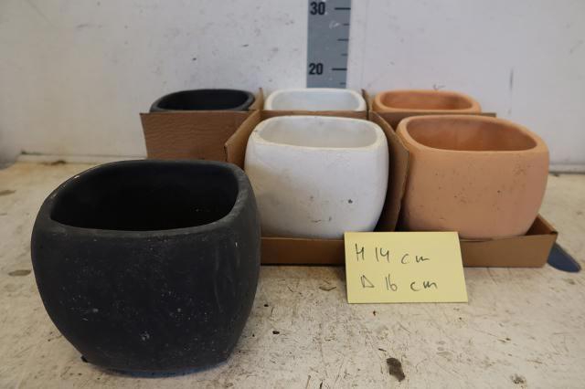 <h4>HUIS EN TUINDECO H%</h4>